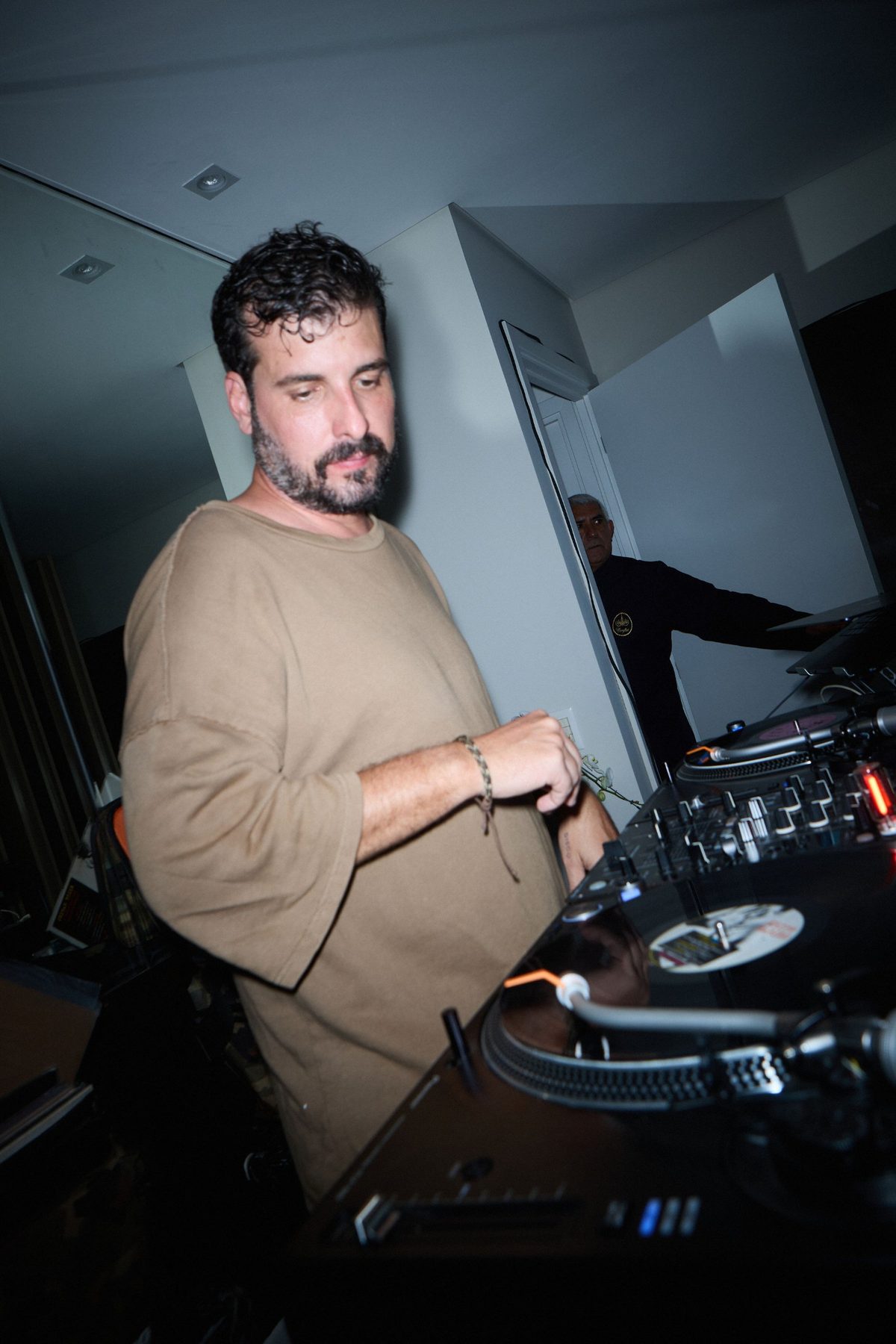Leo Reis nos toca-discos